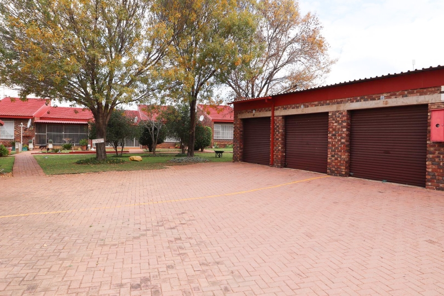 2 Bedroom Property for Sale in Oudorp North West